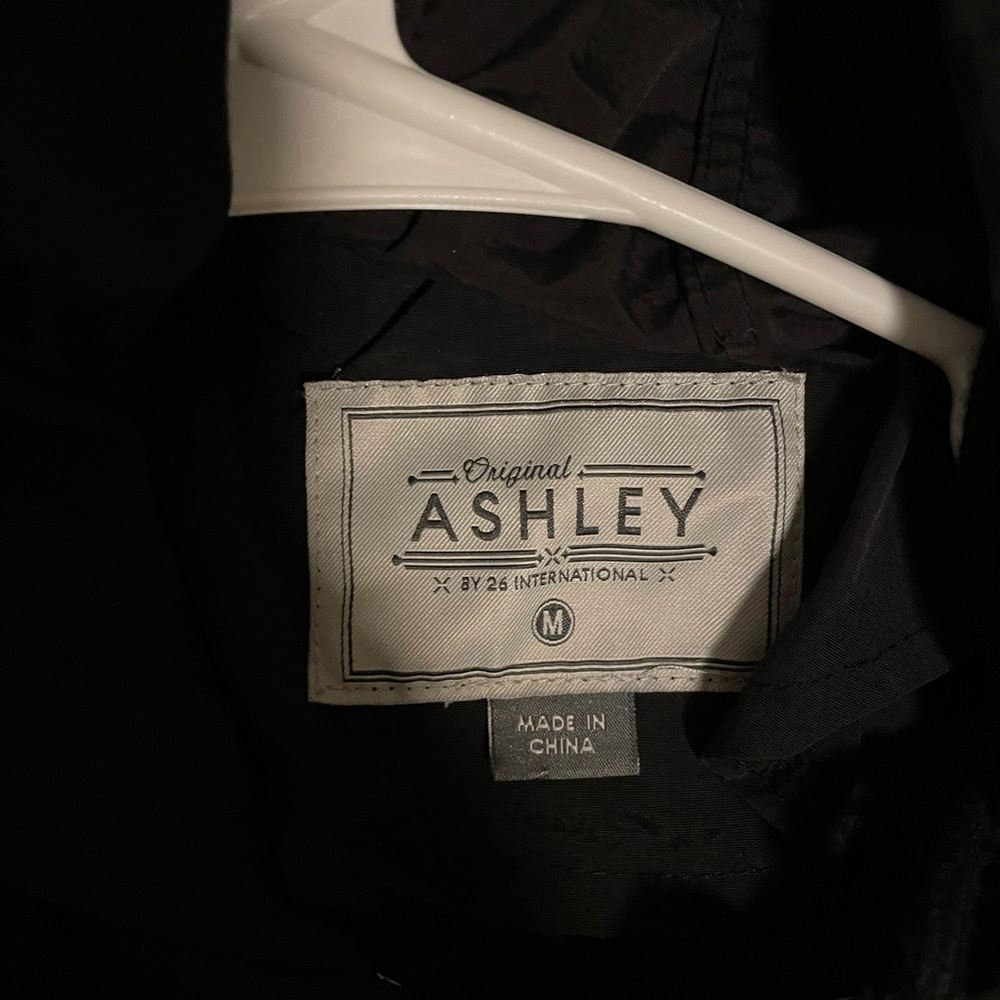 windbreaker - Picture 2 of 2